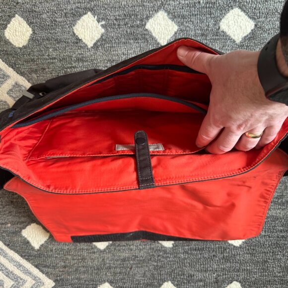 Jack Spade Messenger Bag, Like New - Picture 4 of 5